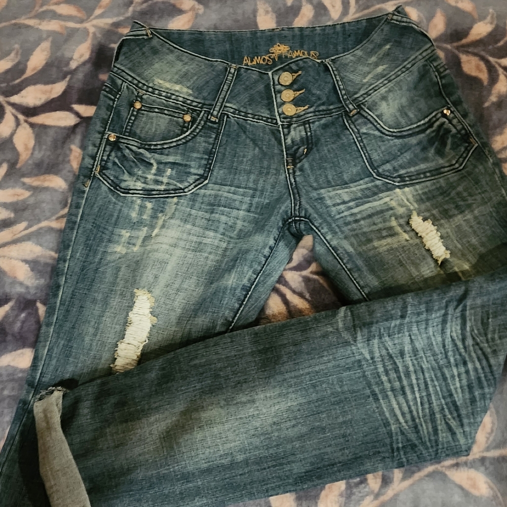 Jeans  almost  famous  brand